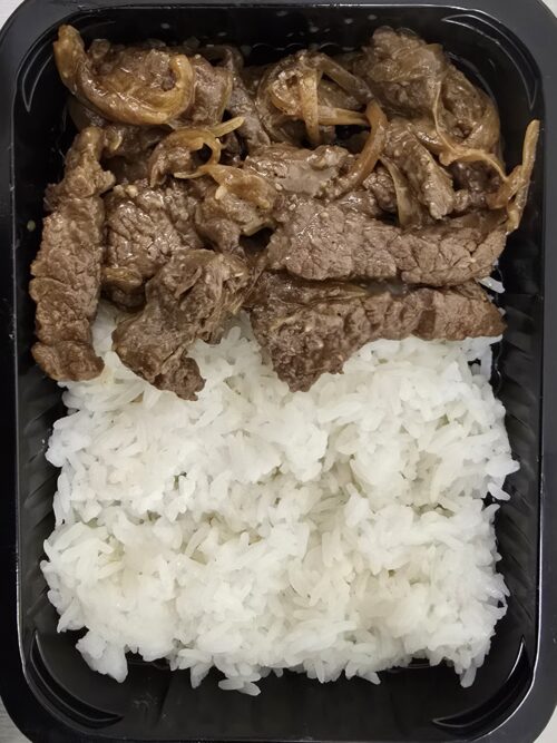 BOEUF AUX OIGNONS + RIZ