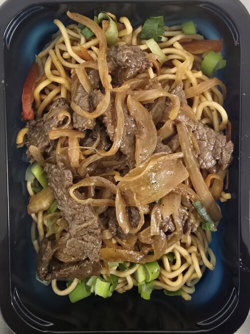 NOUILLE SAUTÉES BŒUF AUX OIGNONS