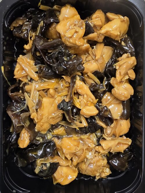 POULET SAUTÉ CHAMPIGNON NOIR ET FLEUR DE LYS